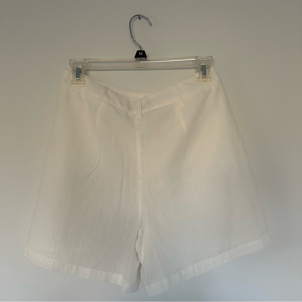 Revolve All The Ways Cici Short in White NWT - Picture 5 of 5